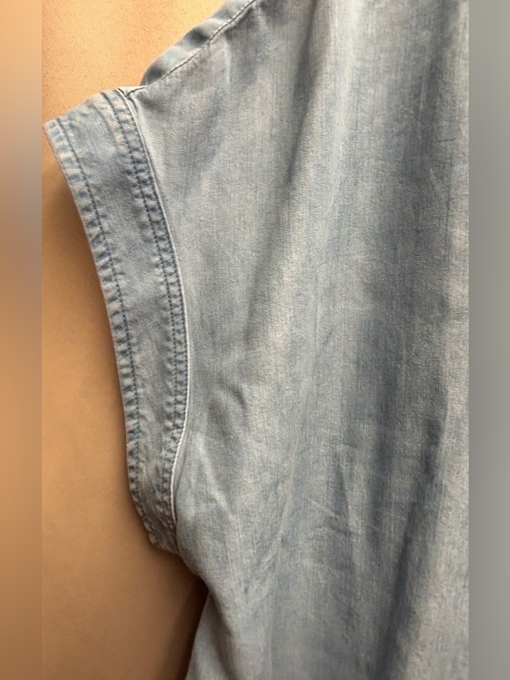 Haven We’ll Within Chambray Short Sleeve V-Neck Top XL - Picture 4 of 6